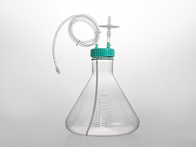 瓶盖采用注塑一体式连接，降低泄露、残留的风险